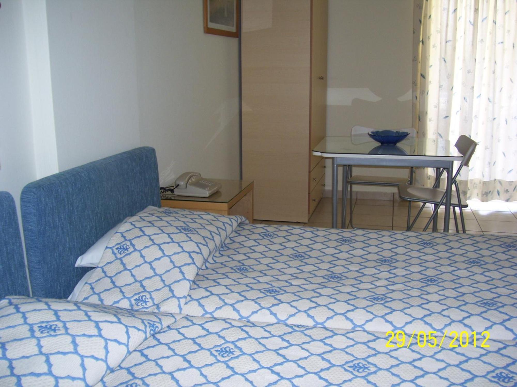 Apelia Residence Agia Marina Exteriör bild