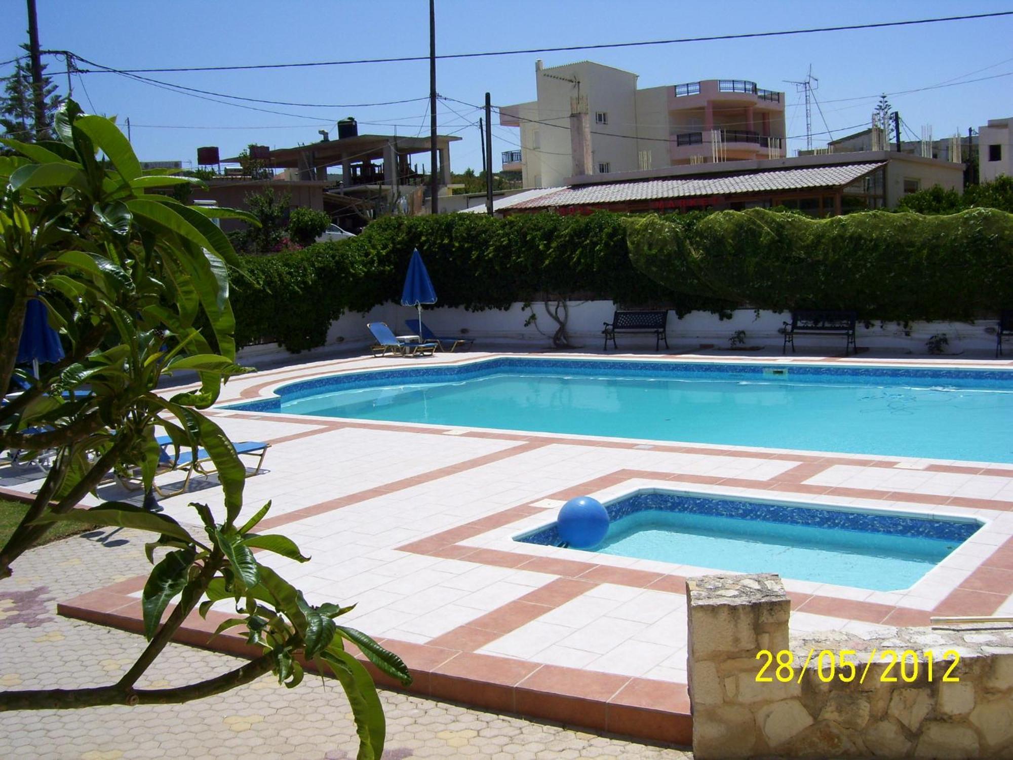 Apelia Residence Agia Marina Exteriör bild